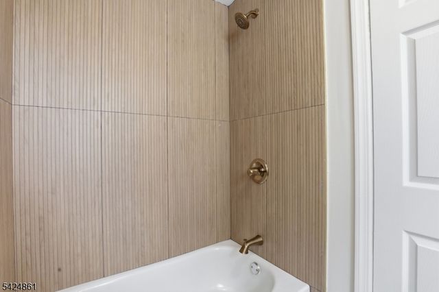 11 Dodd Ter, East Orange City, NJ 07017