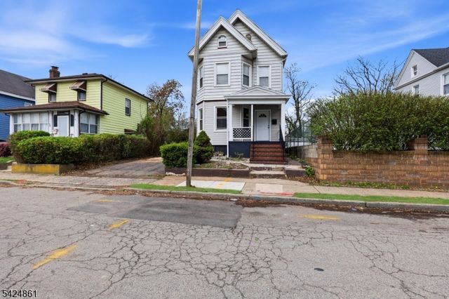 11 Dodd Ter, East Orange City, NJ 07017