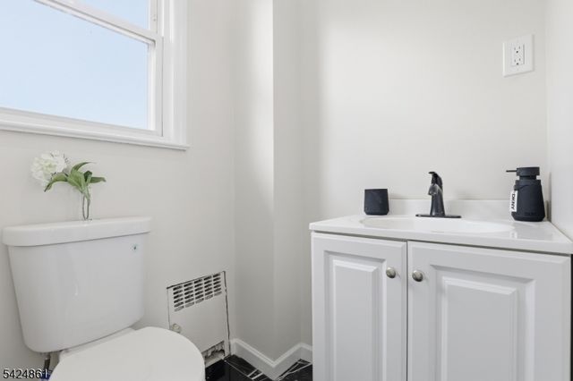 11 Dodd Ter, East Orange City, NJ 07017