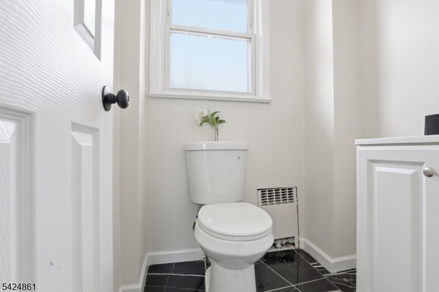 11 Dodd Ter, East Orange City, NJ 07017