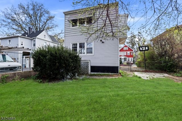 11 Dodd Ter, East Orange City, NJ 07017