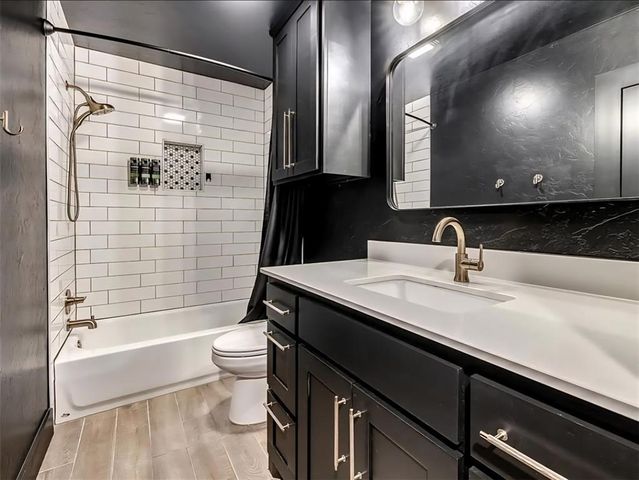 2445 Sandplum Lane, Goldsby, OK 73093