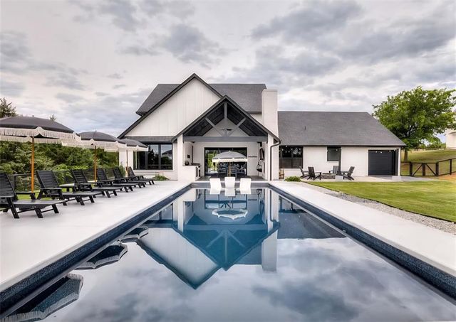 2445 Sandplum Lane, Goldsby, OK 73093