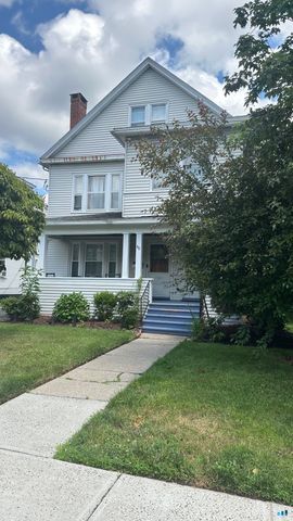 40 Quaker Lane South, West Hartford, CT 06119