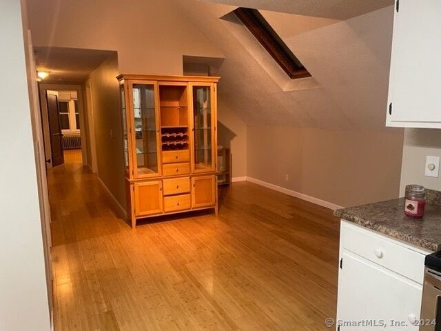 40 Quaker Lane South, West Hartford, CT 06119