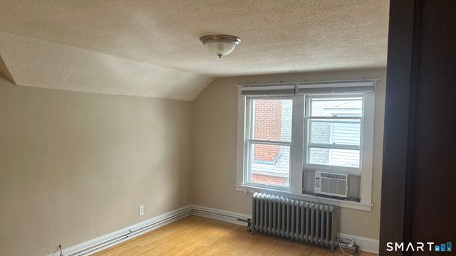 40 Quaker Lane South, West Hartford, CT 06119