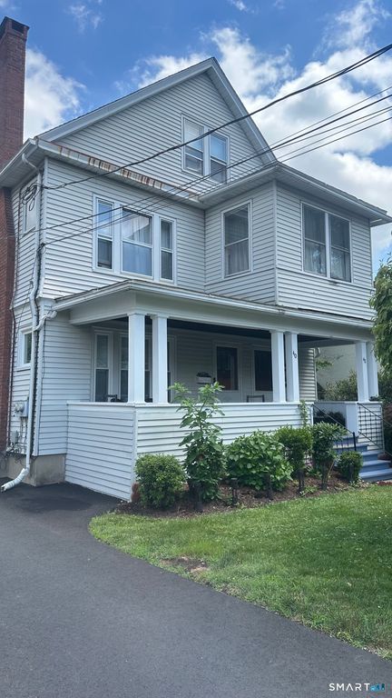40 Quaker Lane South, West Hartford, CT 06119