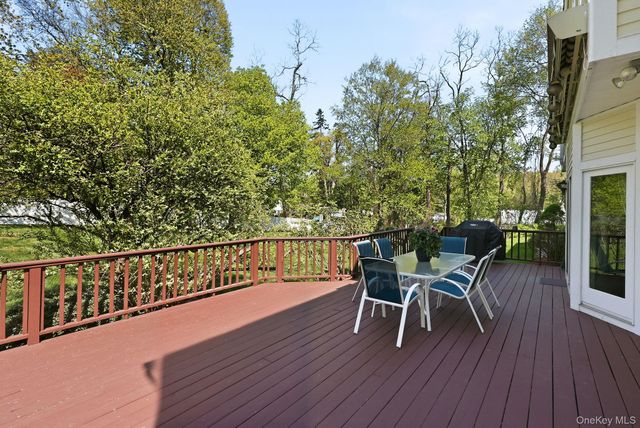 14 Wyche Way, Ossining, NY 10562