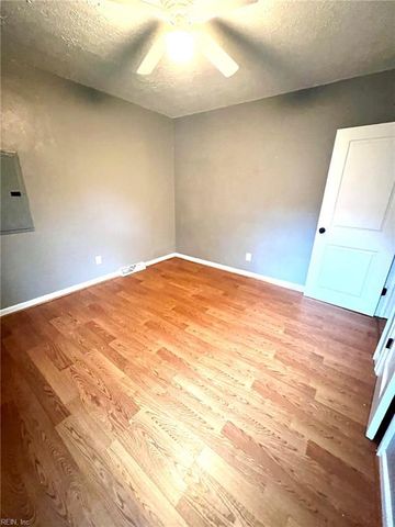 5332 Arthur CIR, Norfolk, VA 23502