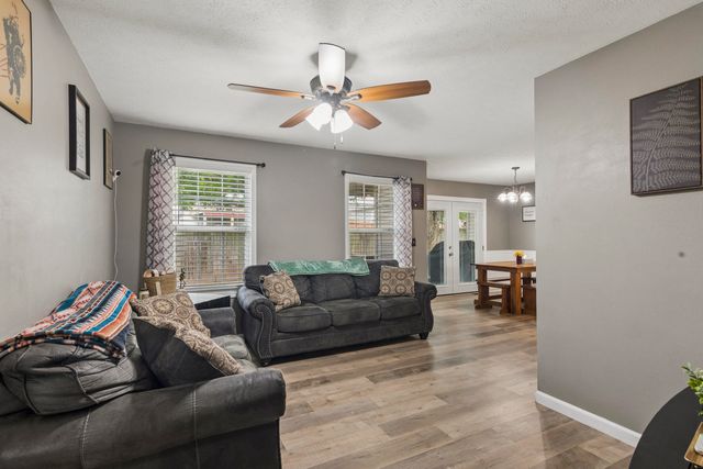 3283 N Nixon Avenue, Springfield, MO 65803