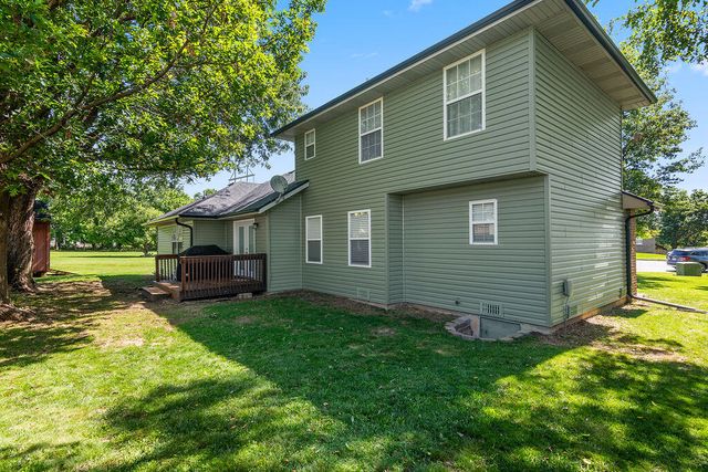 3283 N Nixon Avenue, Springfield, MO 65803