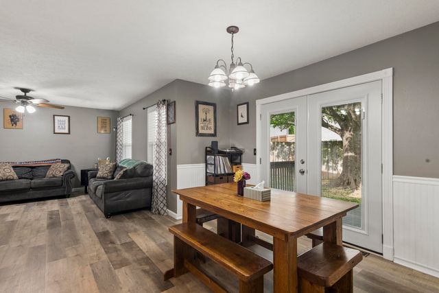 3283 N Nixon Avenue, Springfield, MO 65803