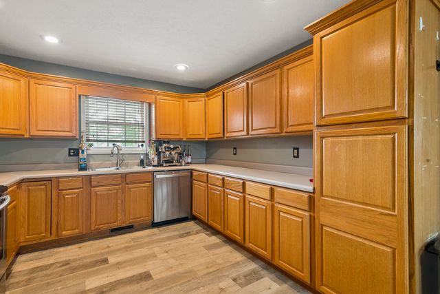 3283 N Nixon Avenue, Springfield, MO 65803