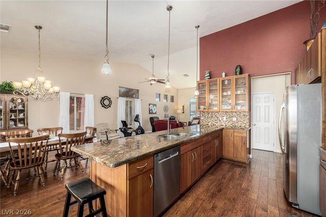 1868 Crystalaire Court, Las Vegas, NV 89123