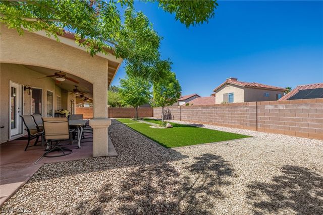 1868 Crystalaire Court, Las Vegas, NV 89123