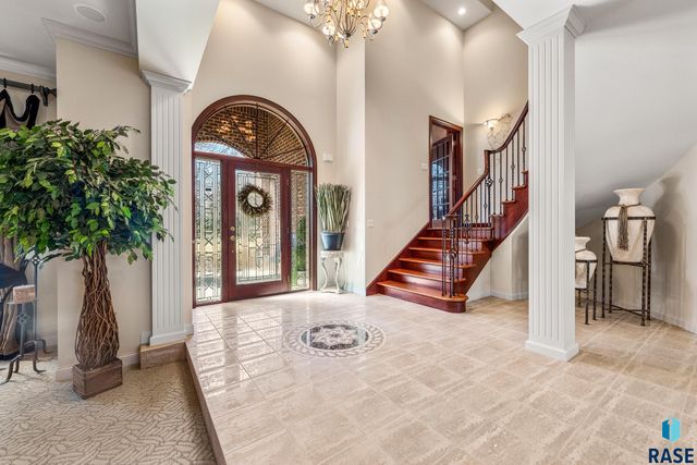 8516 E Willow Ridge Pl Place, Sioux Falls, SD 57110