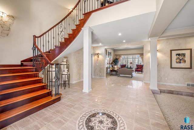 8516 E Willow Ridge Pl Place, Sioux Falls, SD 57110