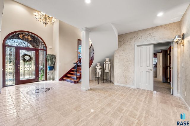 8516 E Willow Ridge Pl Place, Sioux Falls, SD 57110