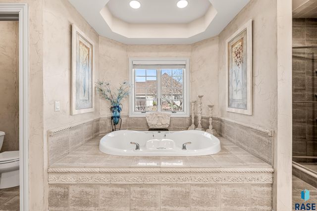 8516 E Willow Ridge Pl Place, Sioux Falls, SD 57110