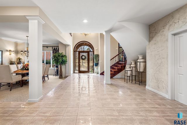 8516 E Willow Ridge Pl Place, Sioux Falls, SD 57110