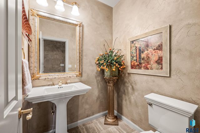 8516 E Willow Ridge Pl Place, Sioux Falls, SD 57110