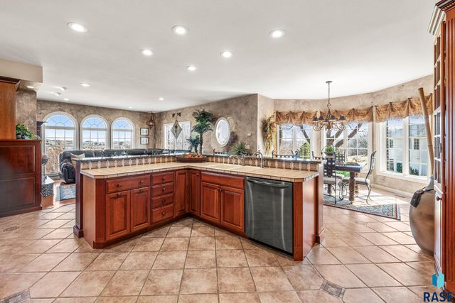 8516 E Willow Ridge Pl Place, Sioux Falls, SD 57110