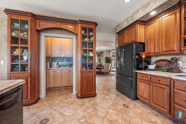 8516 E Willow Ridge Pl Place, Sioux Falls, SD 57110