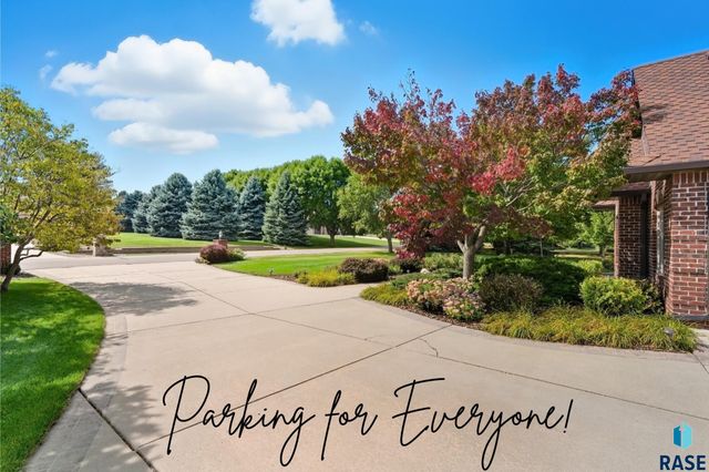 8516 E Willow Ridge Pl Place, Sioux Falls, SD 57110