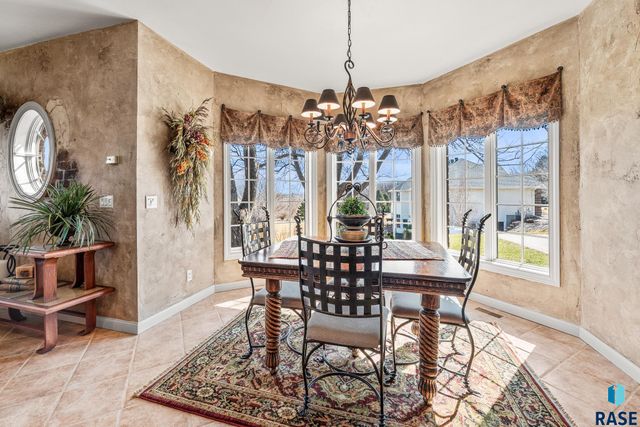 8516 E Willow Ridge Pl Place, Sioux Falls, SD 57110