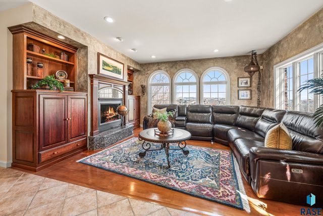 8516 E Willow Ridge Pl Place, Sioux Falls, SD 57110