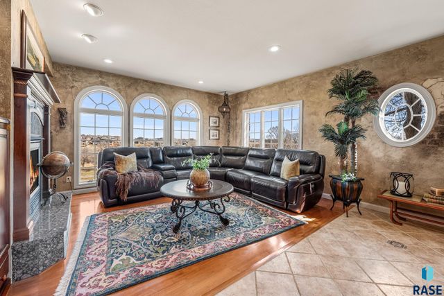 8516 E Willow Ridge Pl Place, Sioux Falls, SD 57110