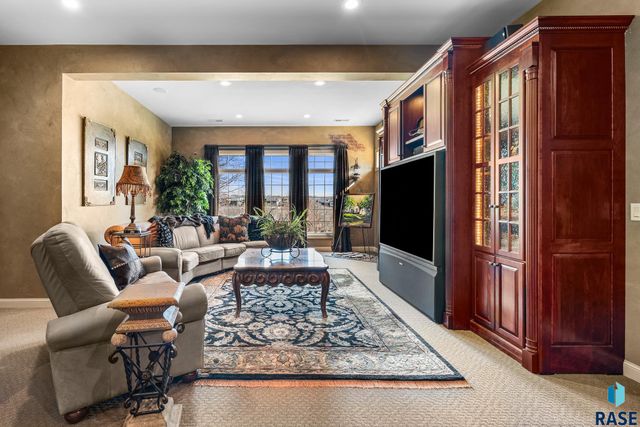 8516 E Willow Ridge Pl Place, Sioux Falls, SD 57110