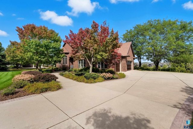 8516 E Willow Ridge Pl Place, Sioux Falls, SD 57110