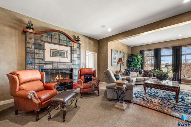 8516 E Willow Ridge Pl Place, Sioux Falls, SD 57110