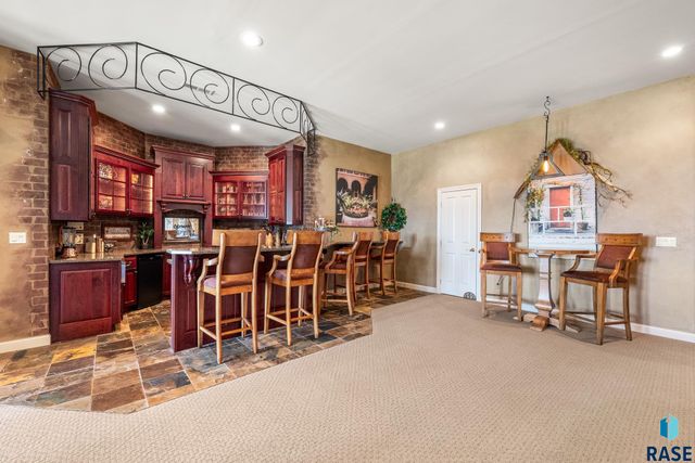 8516 E Willow Ridge Pl Place, Sioux Falls, SD 57110