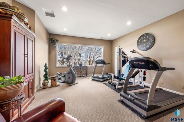 8516 E Willow Ridge Pl Place, Sioux Falls, SD 57110