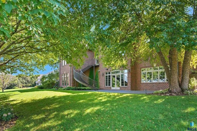 8516 E Willow Ridge Pl Place, Sioux Falls, SD 57110