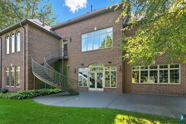 8516 E Willow Ridge Pl Place, Sioux Falls, SD 57110