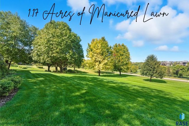 8516 E Willow Ridge Pl Place, Sioux Falls, SD 57110