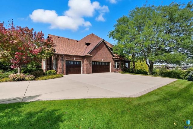 8516 E Willow Ridge Pl Place, Sioux Falls, SD 57110