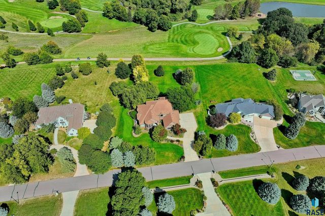 8516 E Willow Ridge Pl Place, Sioux Falls, SD 57110