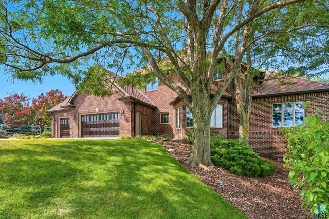 8516 E Willow Ridge Pl Place, Sioux Falls, SD 57110