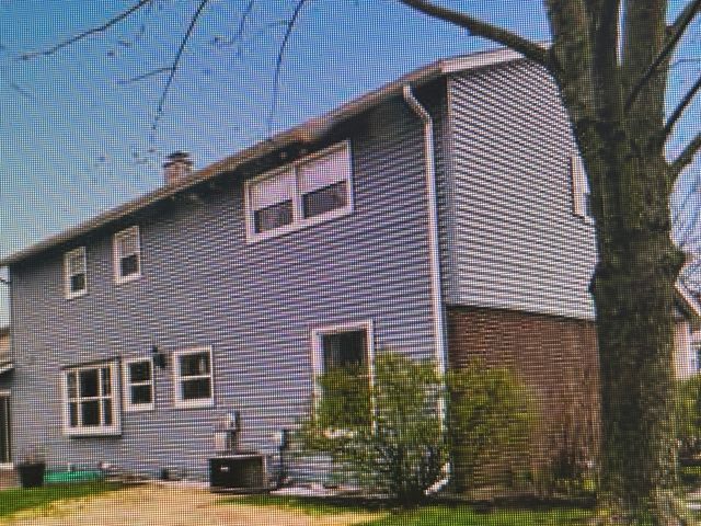 22 University Drive, Buffalo Grove, IL 60089