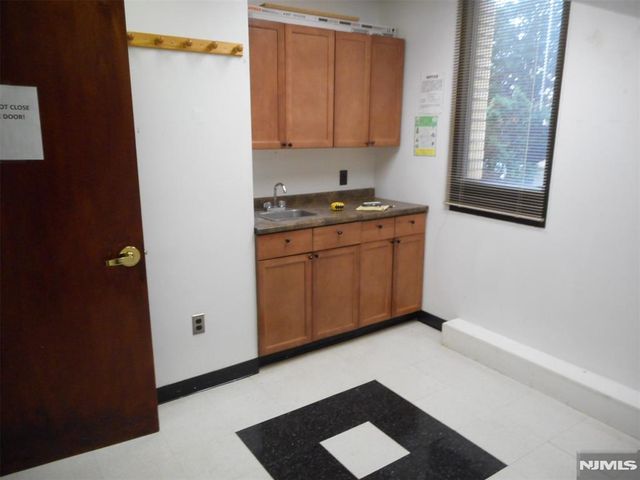 576 Valley Brook Avenue, Lyndhurst, NJ 07071