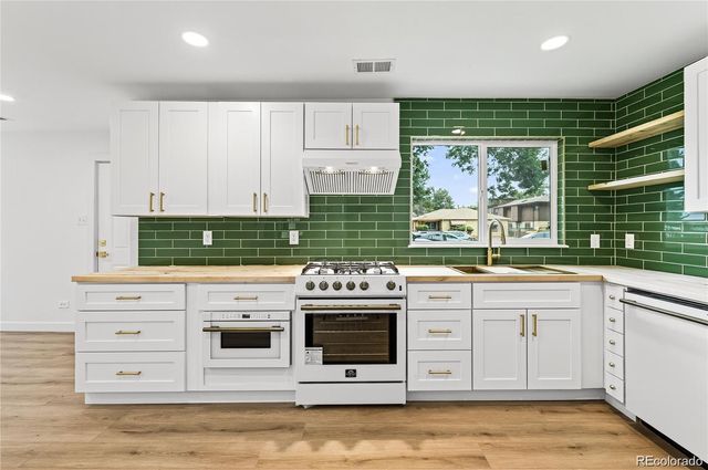 3070 Cherry Street, Denver, CO 80207