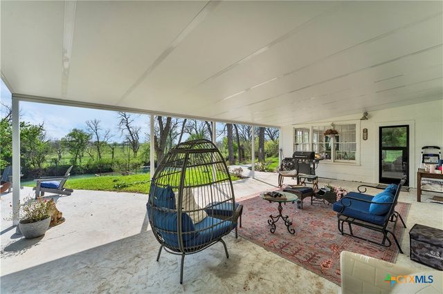 105 NW RIVER Road, Martindale, TX 78655