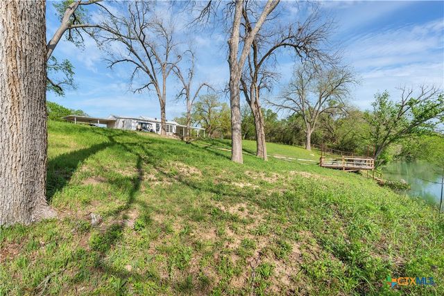 105 NW RIVER Road, Martindale, TX 78655