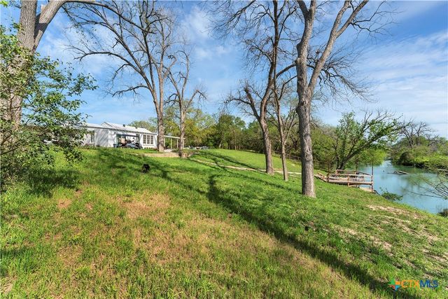 105 NW RIVER Road, Martindale, TX 78655