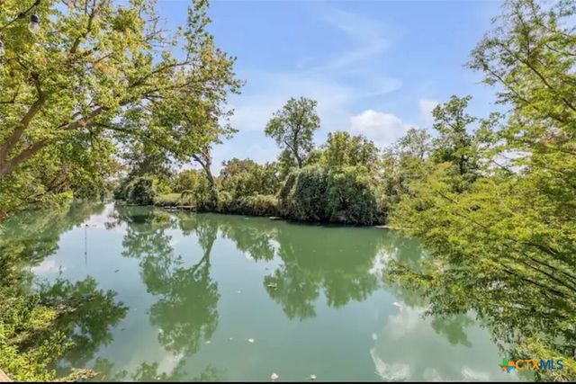 105 NW RIVER Road, Martindale, TX 78655