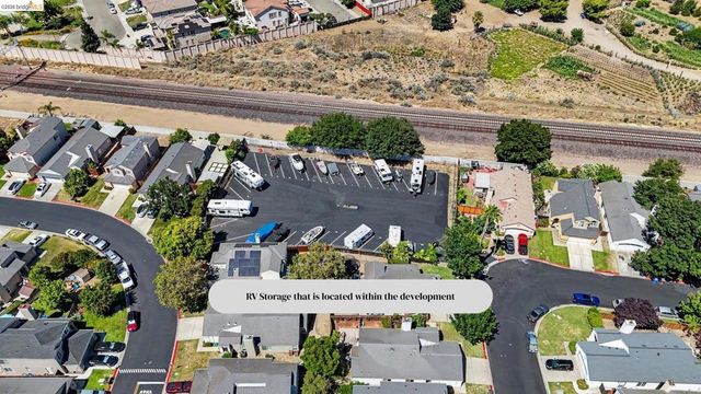 38 Nightingale Ct, Oakley, CA 94561